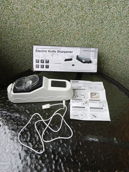 Електрична точилка для ножів
