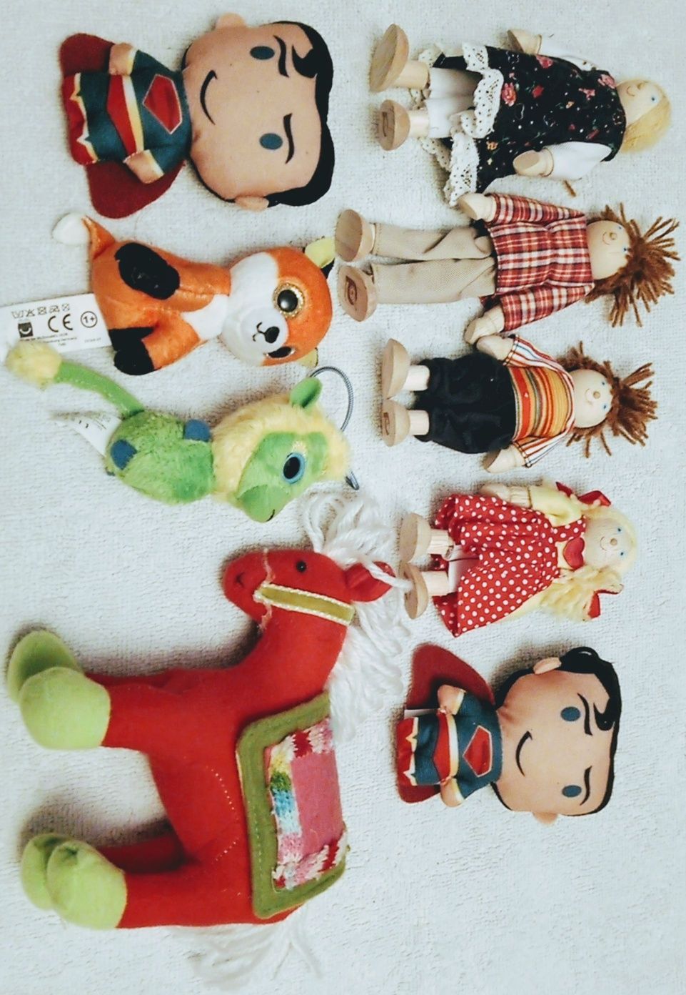 Vários brinquedos.
