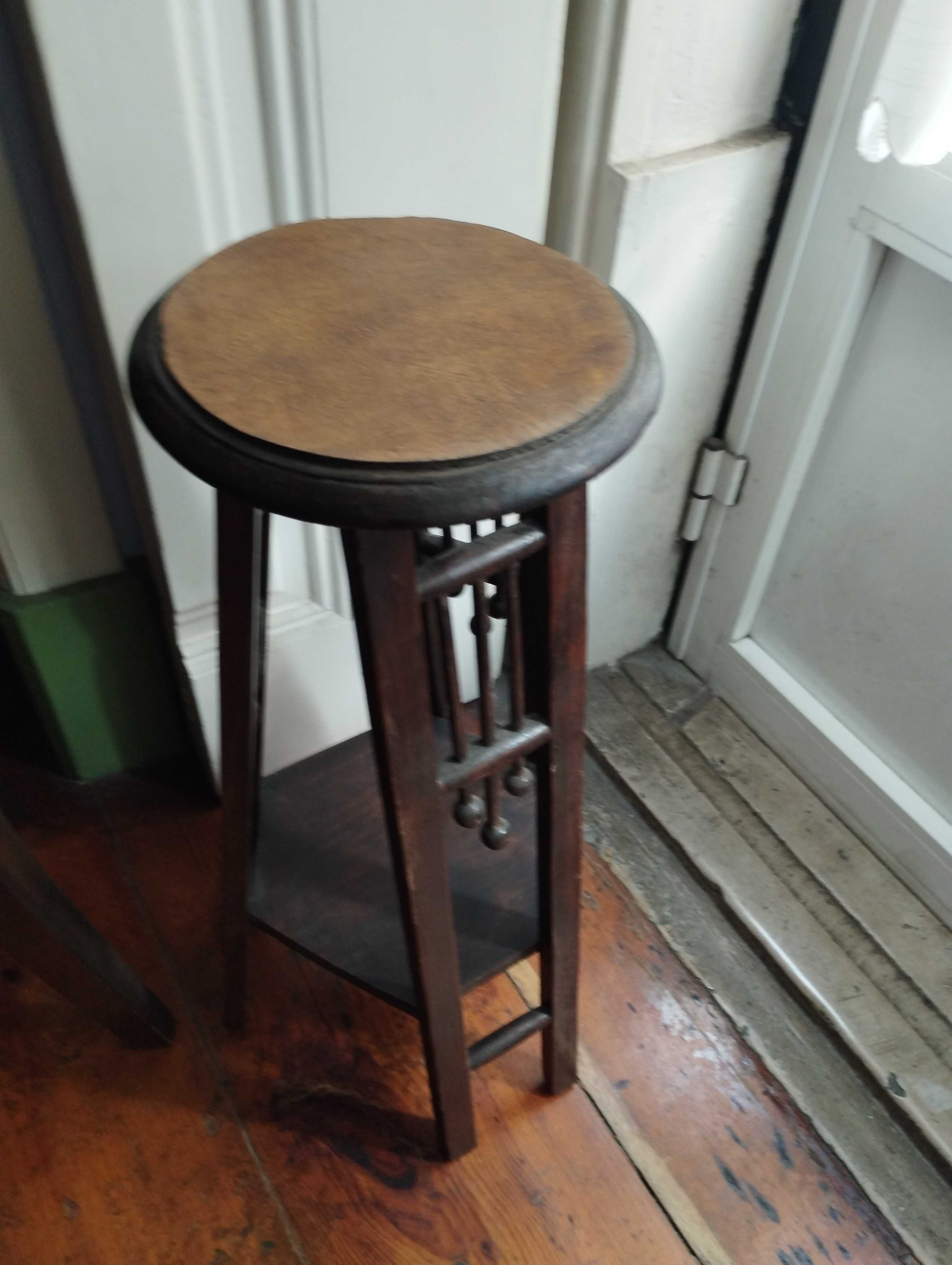 Floreira antiga - base para vasos ou jarras