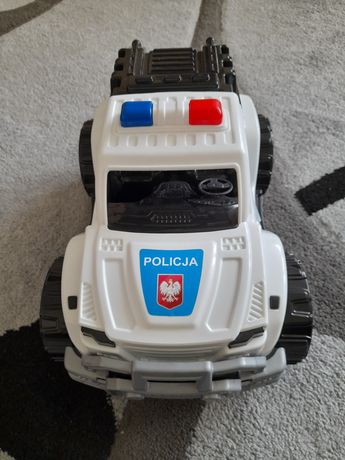Samochód policyjny Wader Polesie.