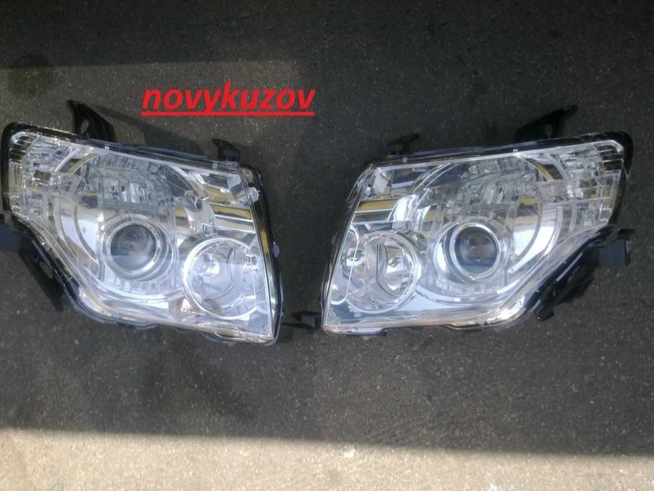 Фара  Mitsubishi Pajero Wagon 4  IV Мітсубісі Паджеро Вагон 4