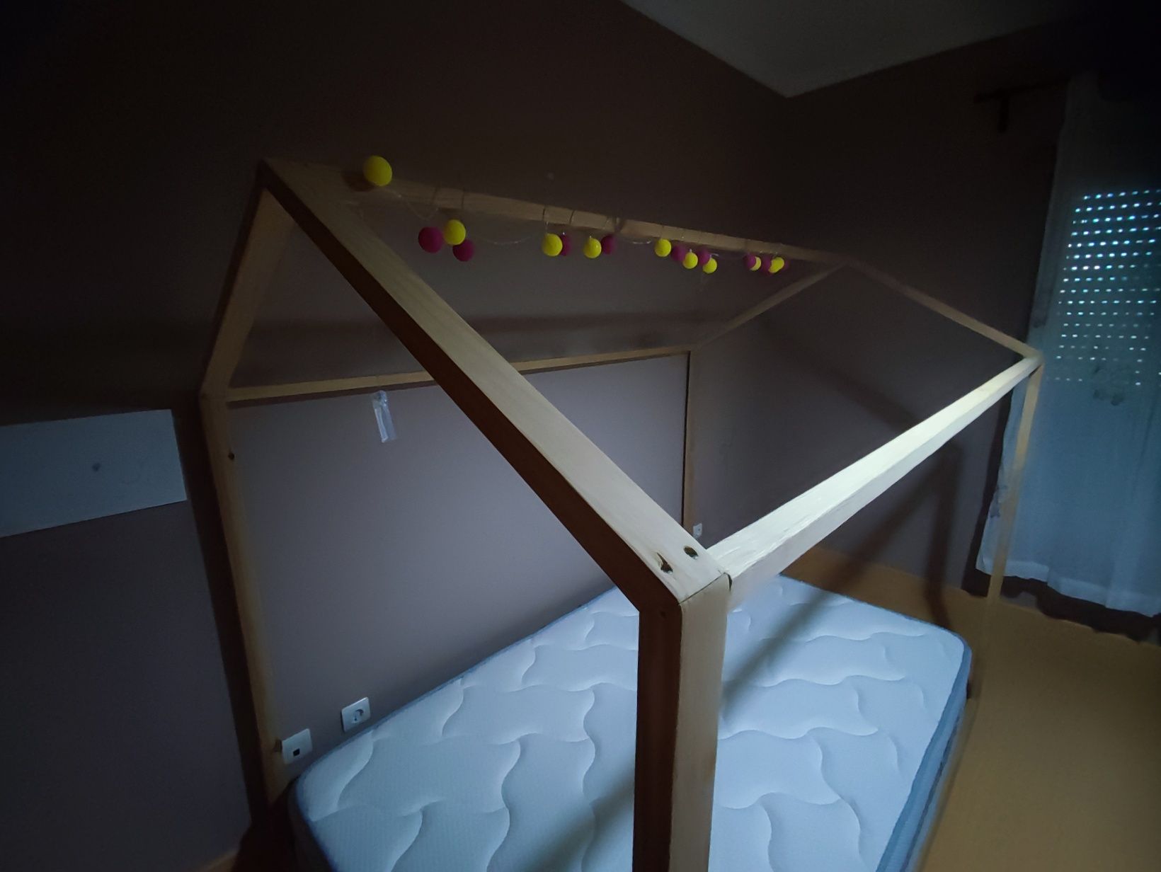 Cama Montessori com colchão