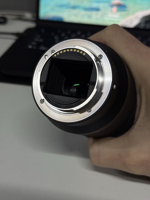 Об'єктив Sony FE 28 - 70 F 3.5 - 5.6 OSS гарний стан