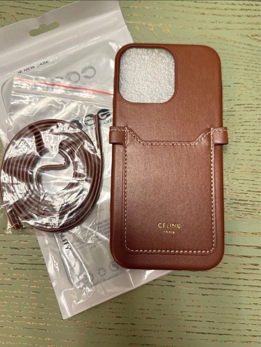 Чехол в стиле Celini на 16 pro max