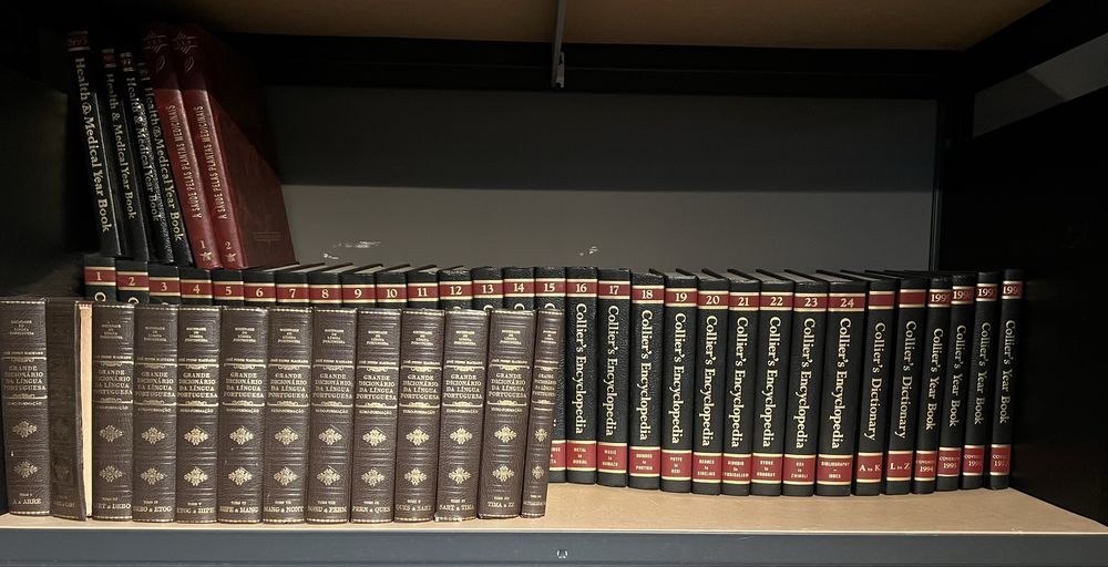 Coleção Collier’s Encyclopedia