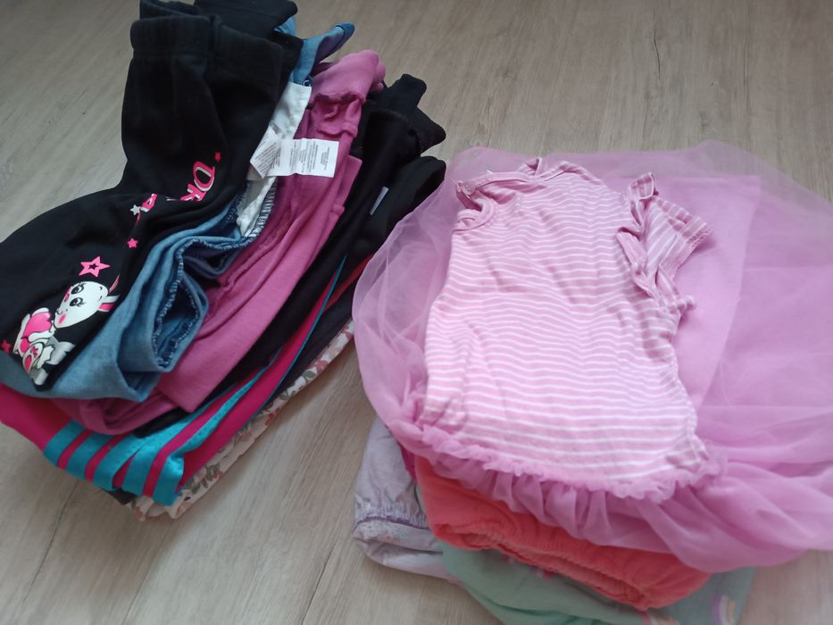 Paka ciuszków dla dziewczynki r. 104-110