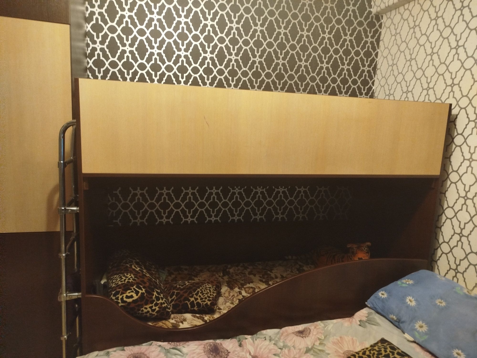 Двухъярусная кровать