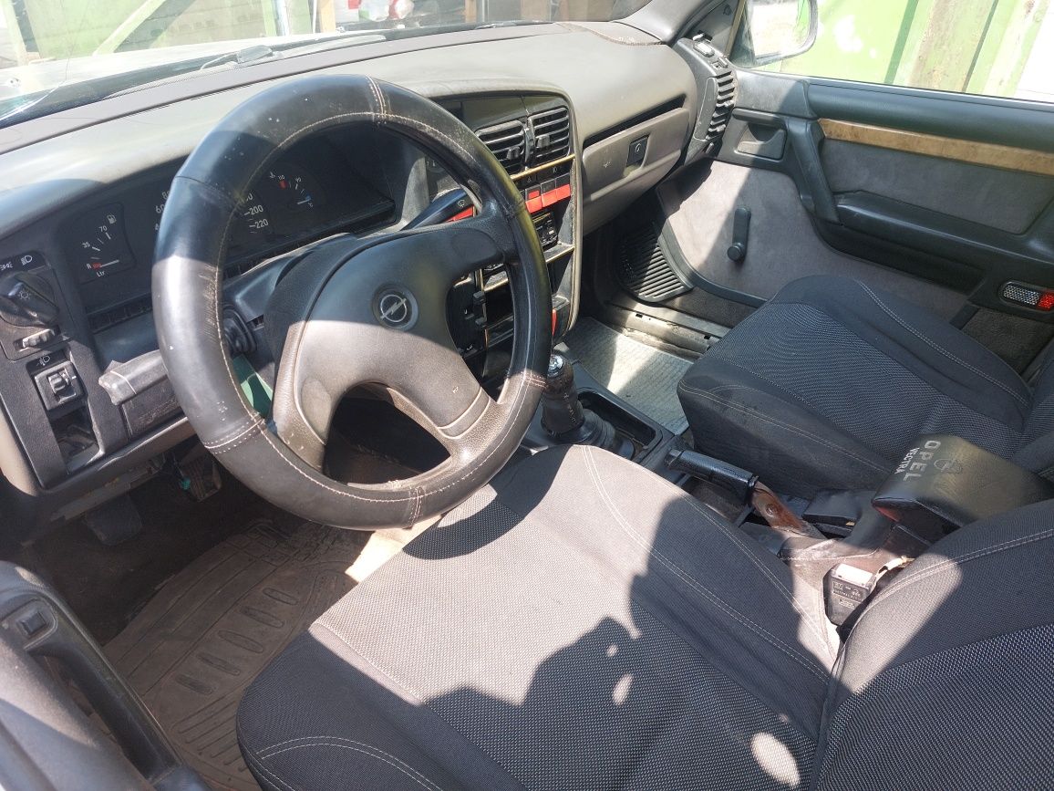 Opel omega a 2.0 инжектор