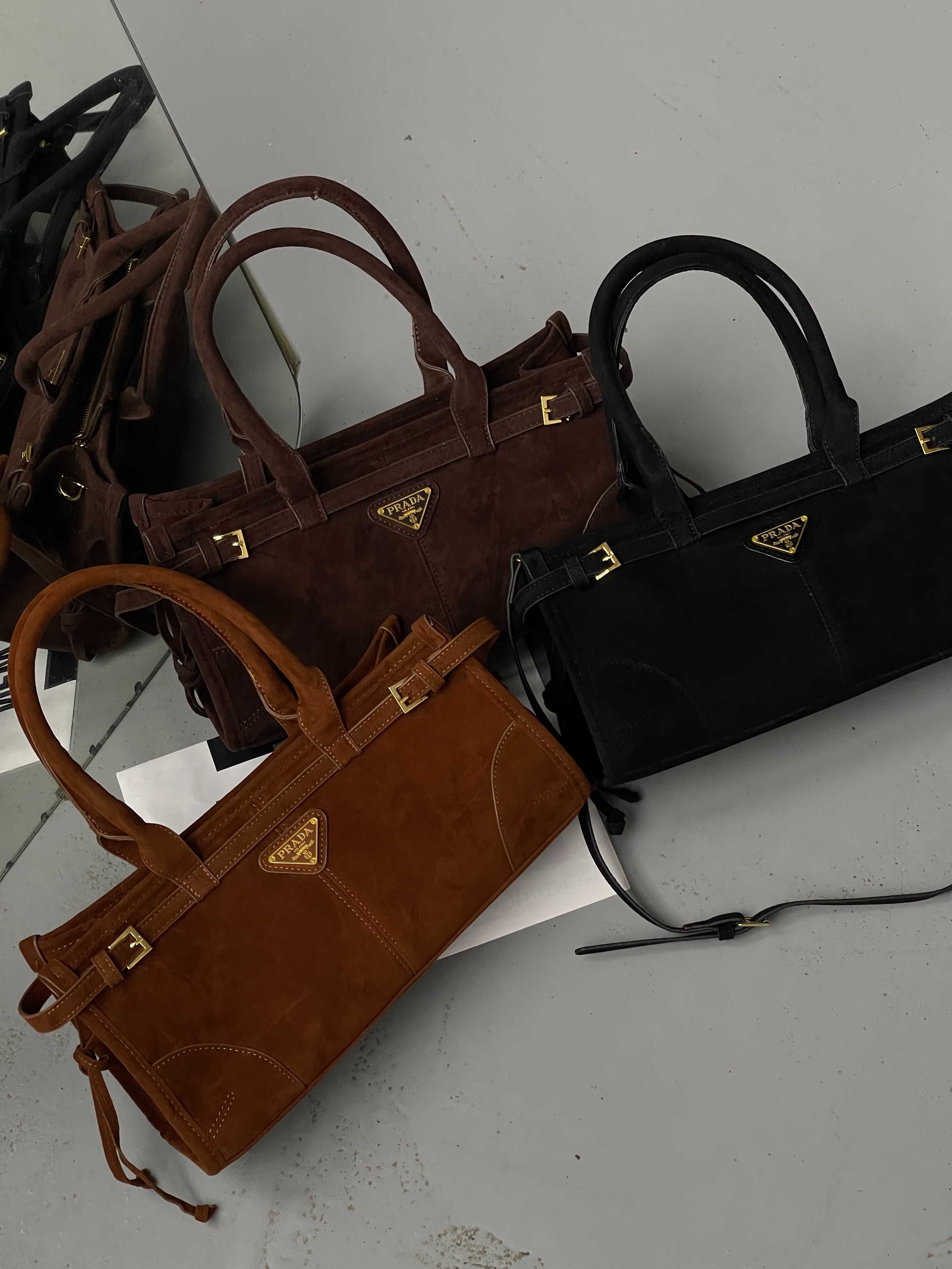 Женская сумка Prada Medium Suede Tote Bag через плечо замша Прада