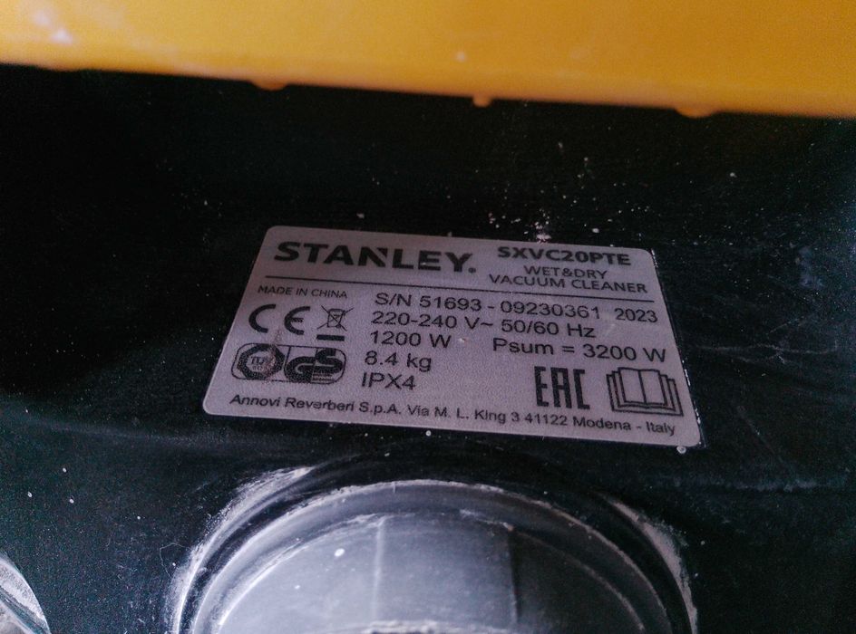Odkurzacz budowlany stanley