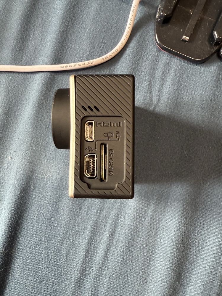 Witam sprzedam gopro hero 4 plus dużo dodatków bez karty pamieci