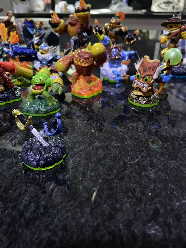 Skylanders playstation bonecos