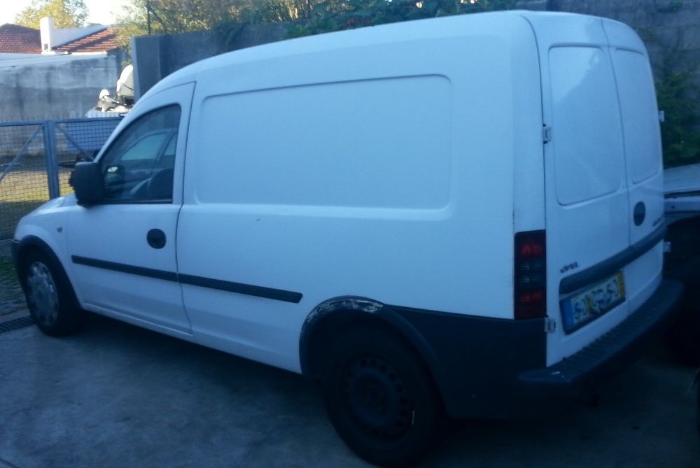 Opel Combo C para peças