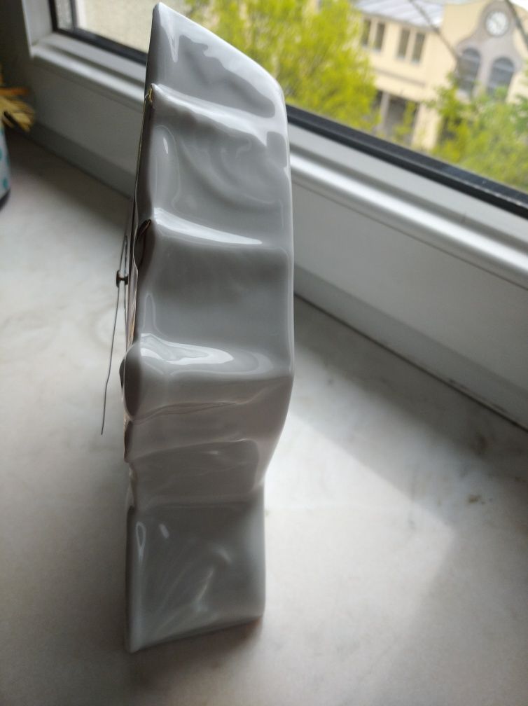 Zegar stojący z porcelany