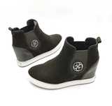 Guess wsuwane sneakersy za kostkę na koturnie 39