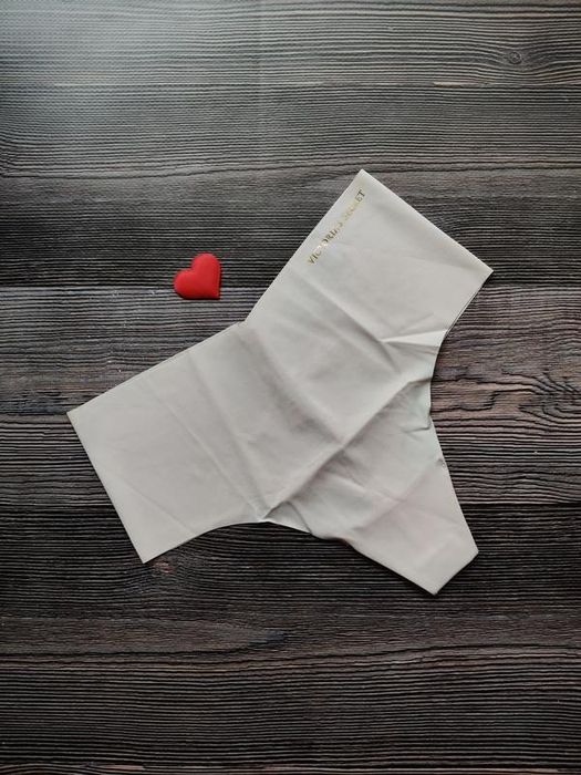 Безшовні трусики стрінги висока посадка Victoria's Secret