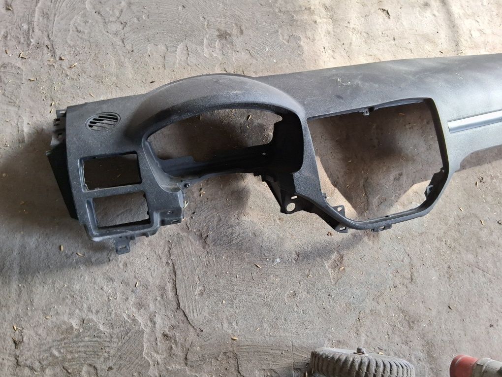 Konsola z poduchą kuga mk1