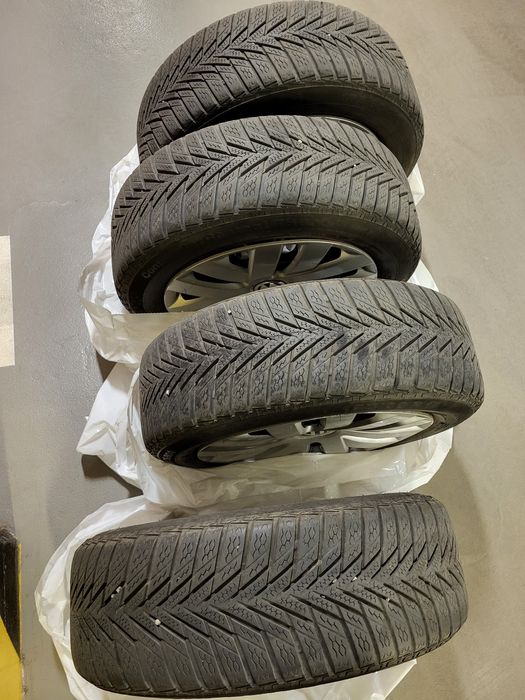 Opony zimowe Continental 185 / 60 R 15 88T stalowe felgi i kołpaki