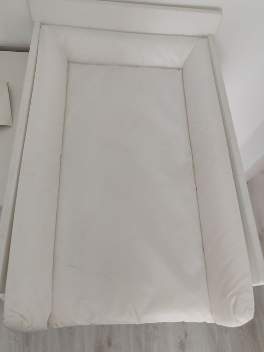 Muda fraldas para cómoda e berços