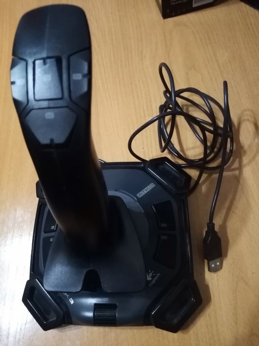 Джойстик Logitech Attack3