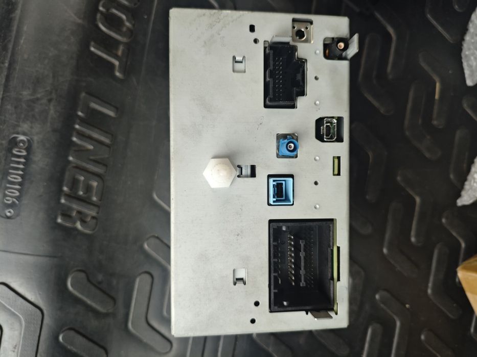 Штатна мультимедіа NAVI 900 OPEL Astra j .в гарному стані .