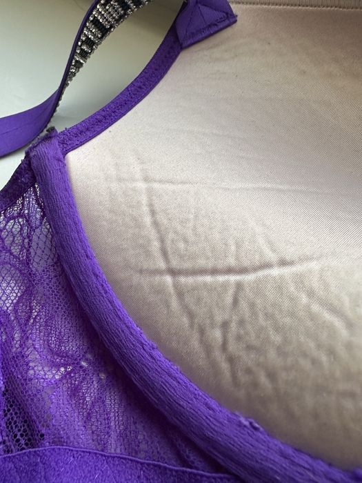 Фіолетовий мереживний бюстгальтер з пуш-ап зі стразами вікторія сикрет