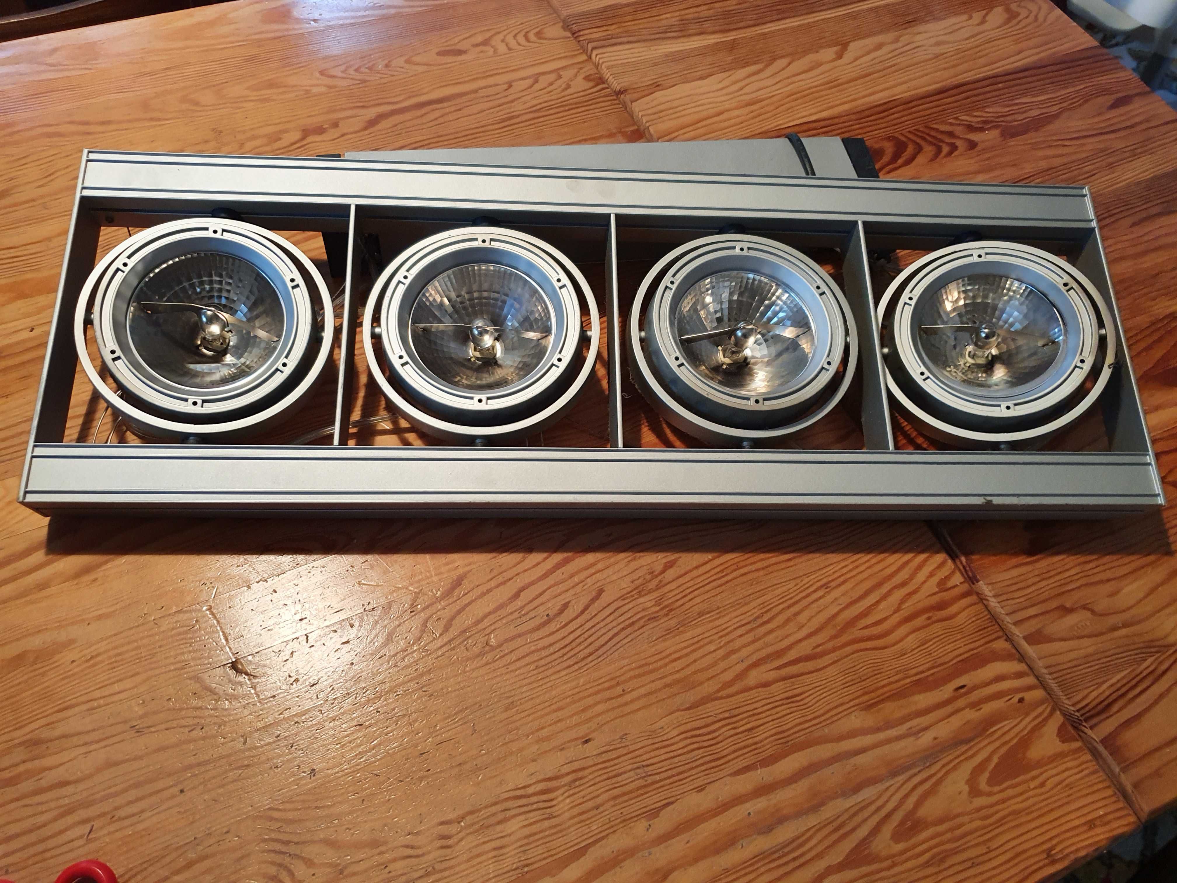 Lampa sufitowa z 4 ruchomymi reflektorkami