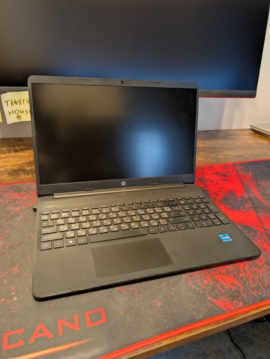 Laptop HP 15s-fq2434nw / Intel i3 / 8GB / SSD 256GB / FullHD / Windows