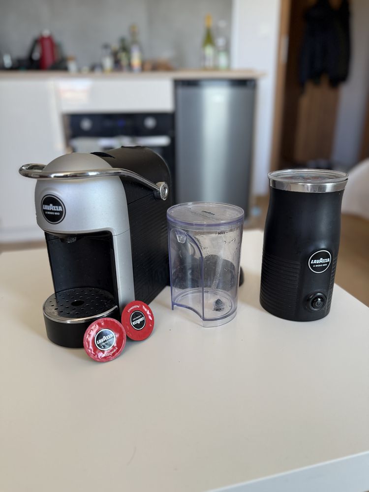 Ekspres kapsułkowy Lavazza A Modo Mio Jolie & Milk