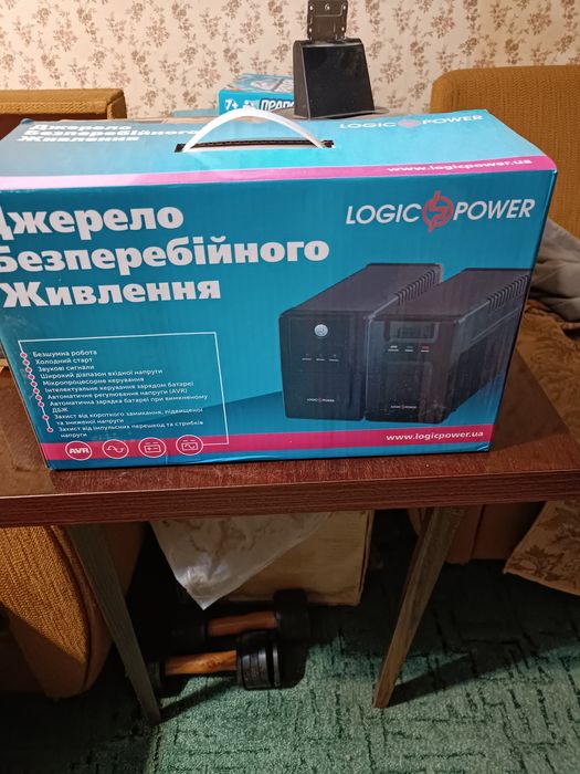 Джерело безперебійного живлення