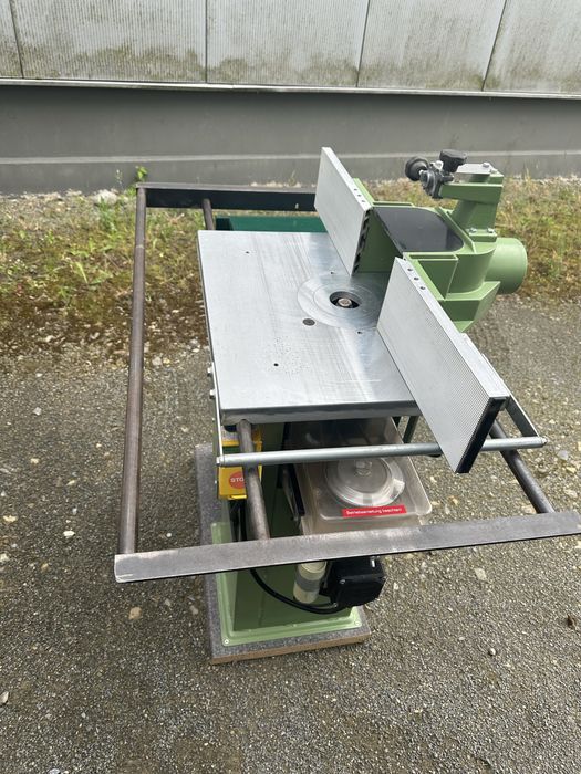 Фрезерний станок з контейнером Elektrabeckum