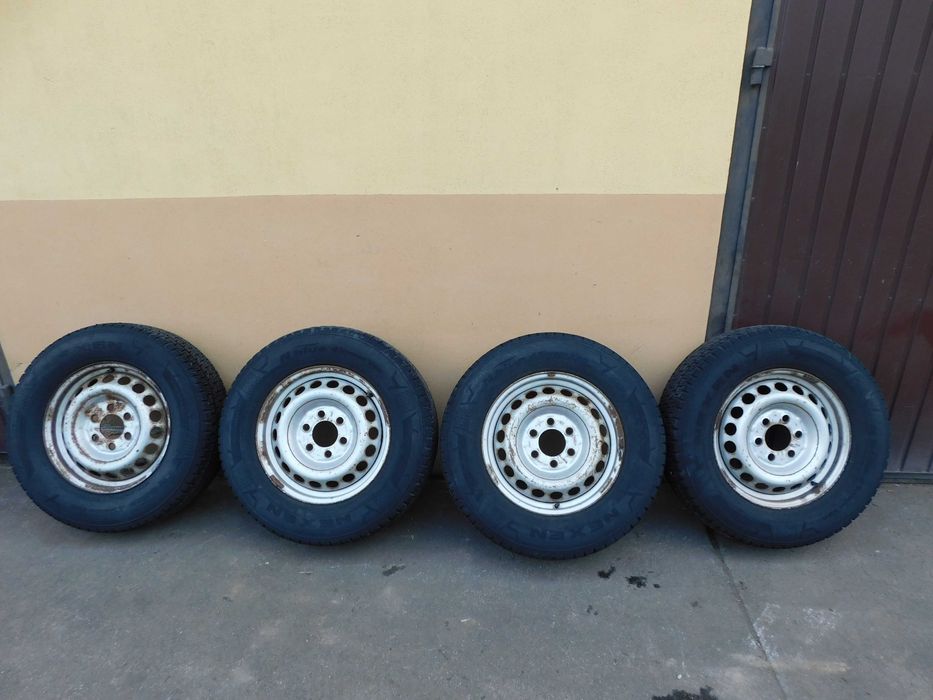 Komplet koła zimowe opony zimowe Sprinter 906 VW Crafter 235/65/R16C