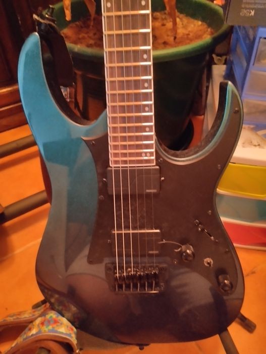 Ibanez blue cameleon RG631