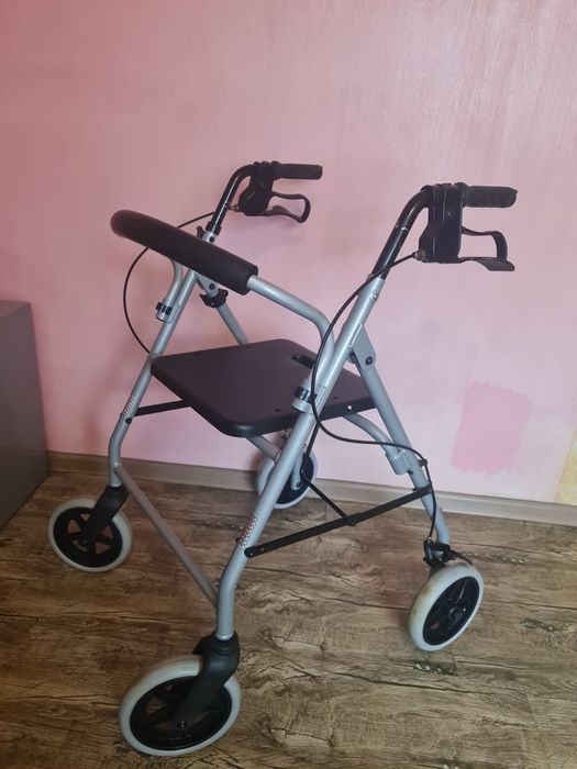 Продам ходунки ROLLATOR