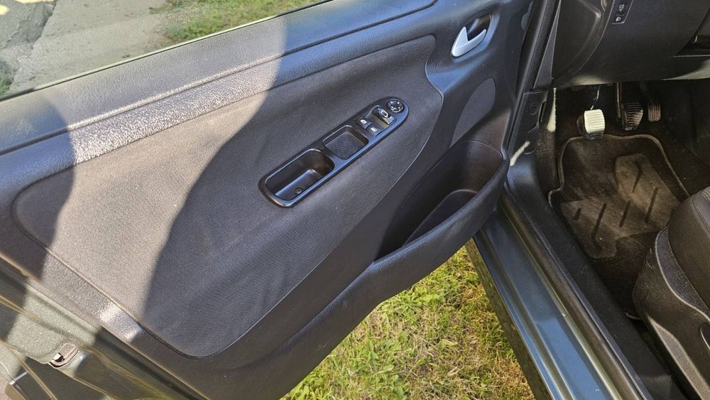 PEUGEOT 207 VTi 2010p