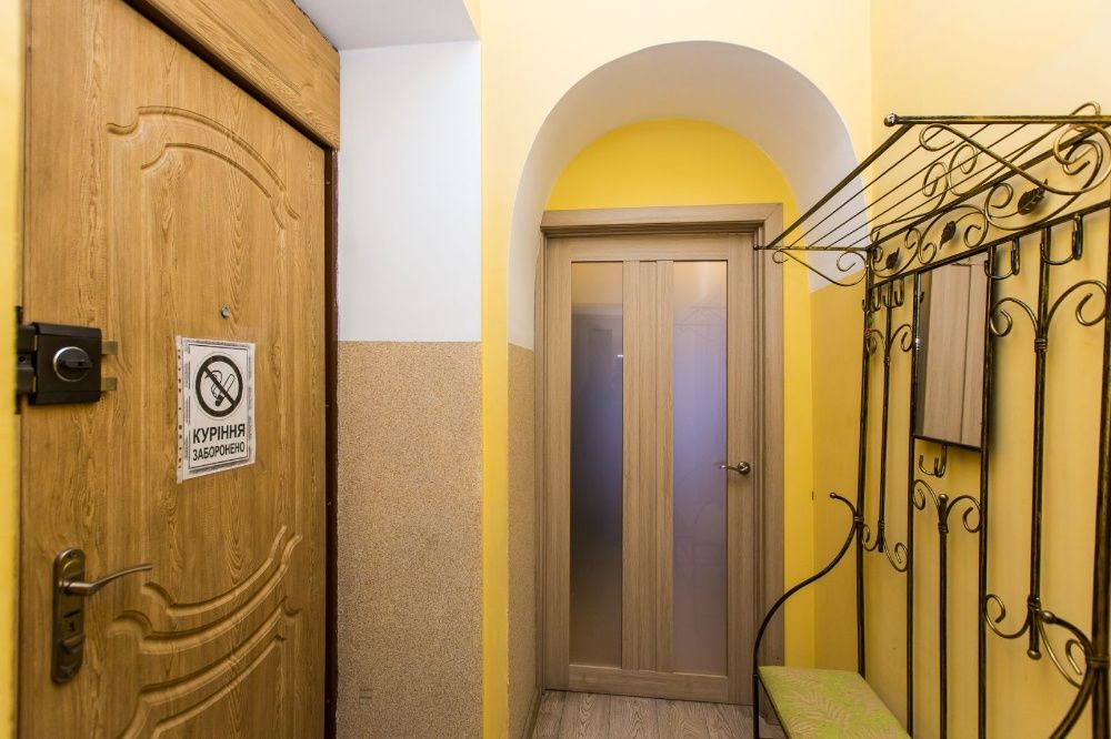 Двохкімнатна квартира подобово, погодинно, в ближньому центрі