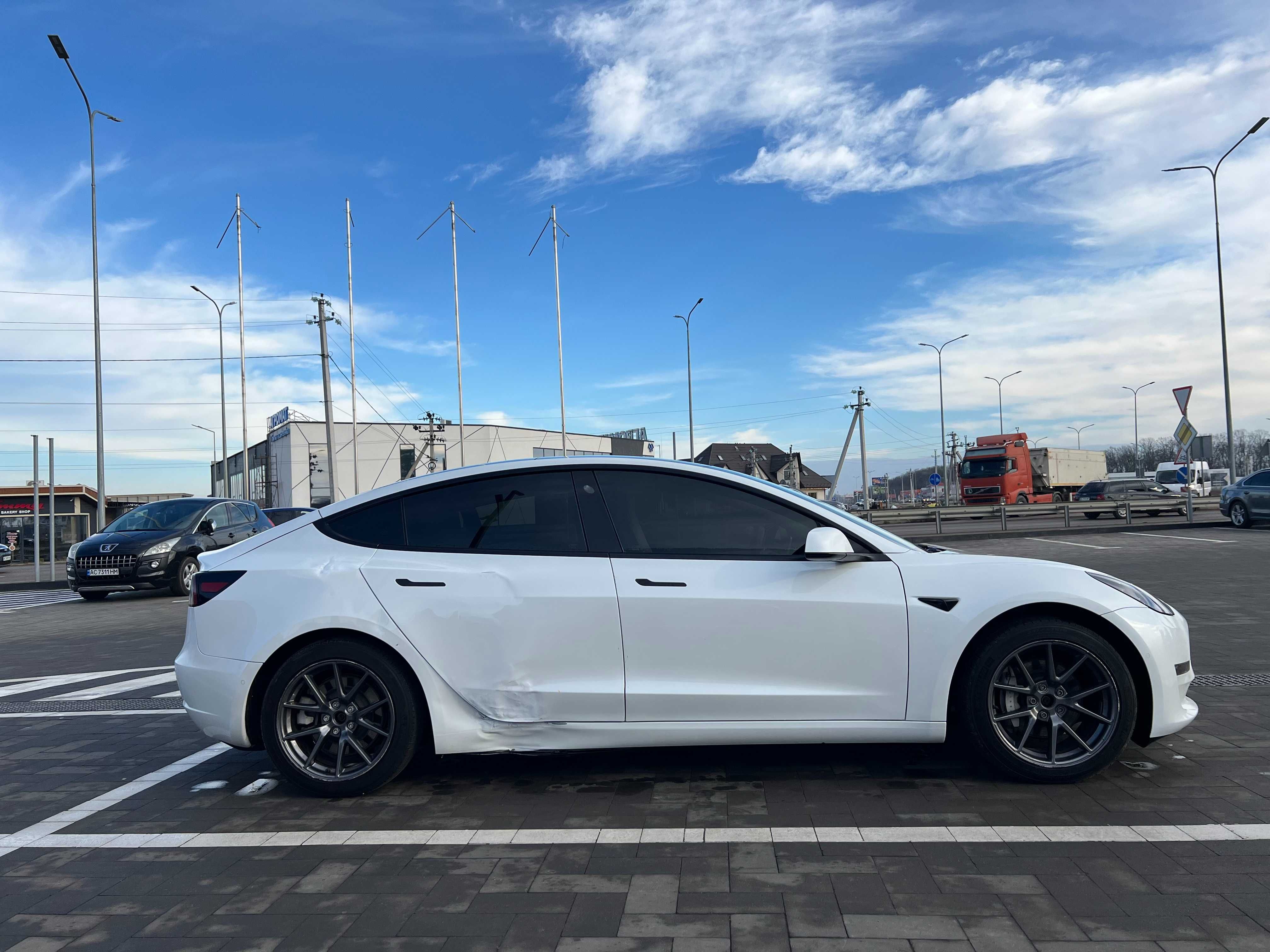 Tesla Model 3 Long Range Dual Motor AWD 2021 рік
