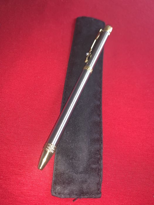 Чудовий подарунок керівнику Кулькова ручка