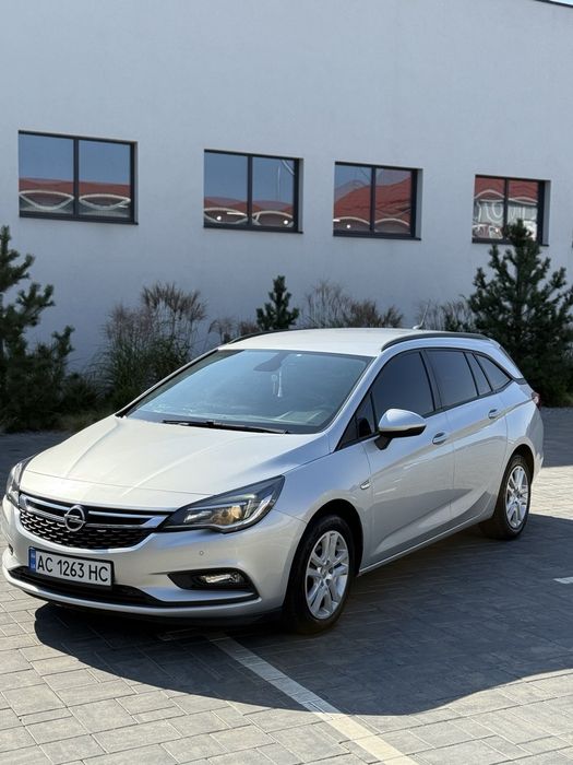 Хороше сімейне авто.