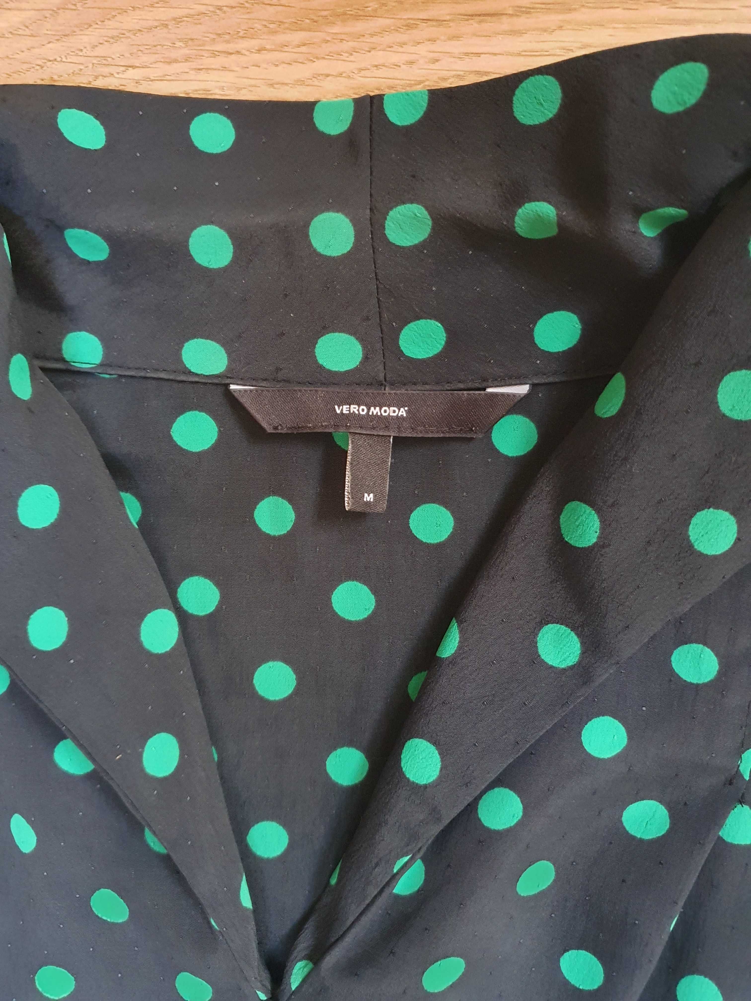 Vero Moda Sukienka czarna w  grochy z paskiem.