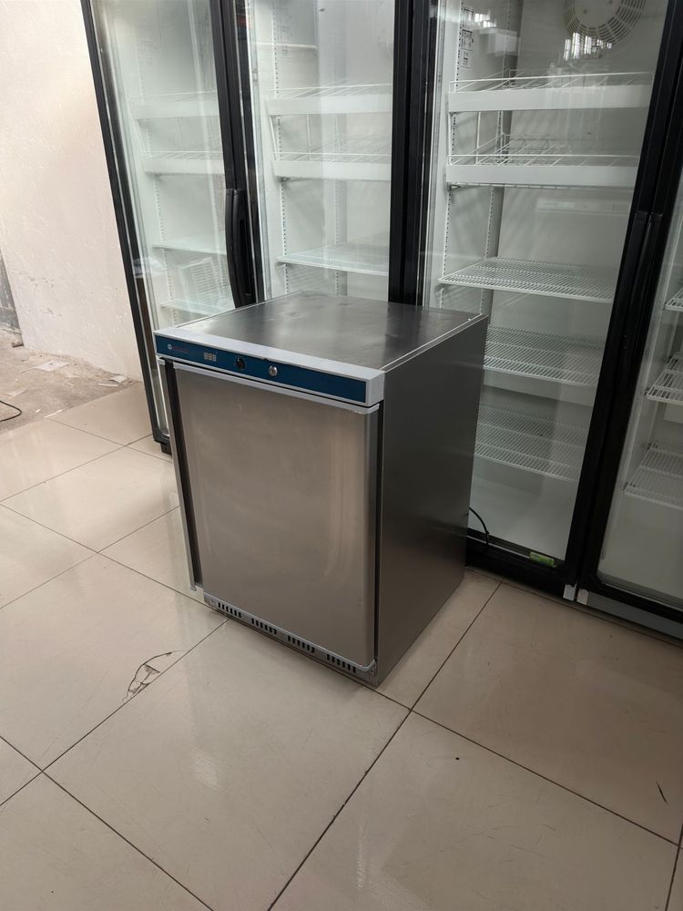 Lodówka pod blat Hendi 85 cm pod blatowa