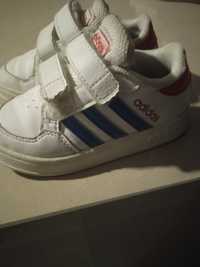 Vendo sapatilhas adidas menino