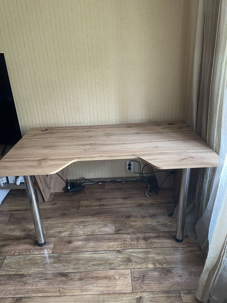 Компʼютерний стіл/ офісний стіл 155/95/75