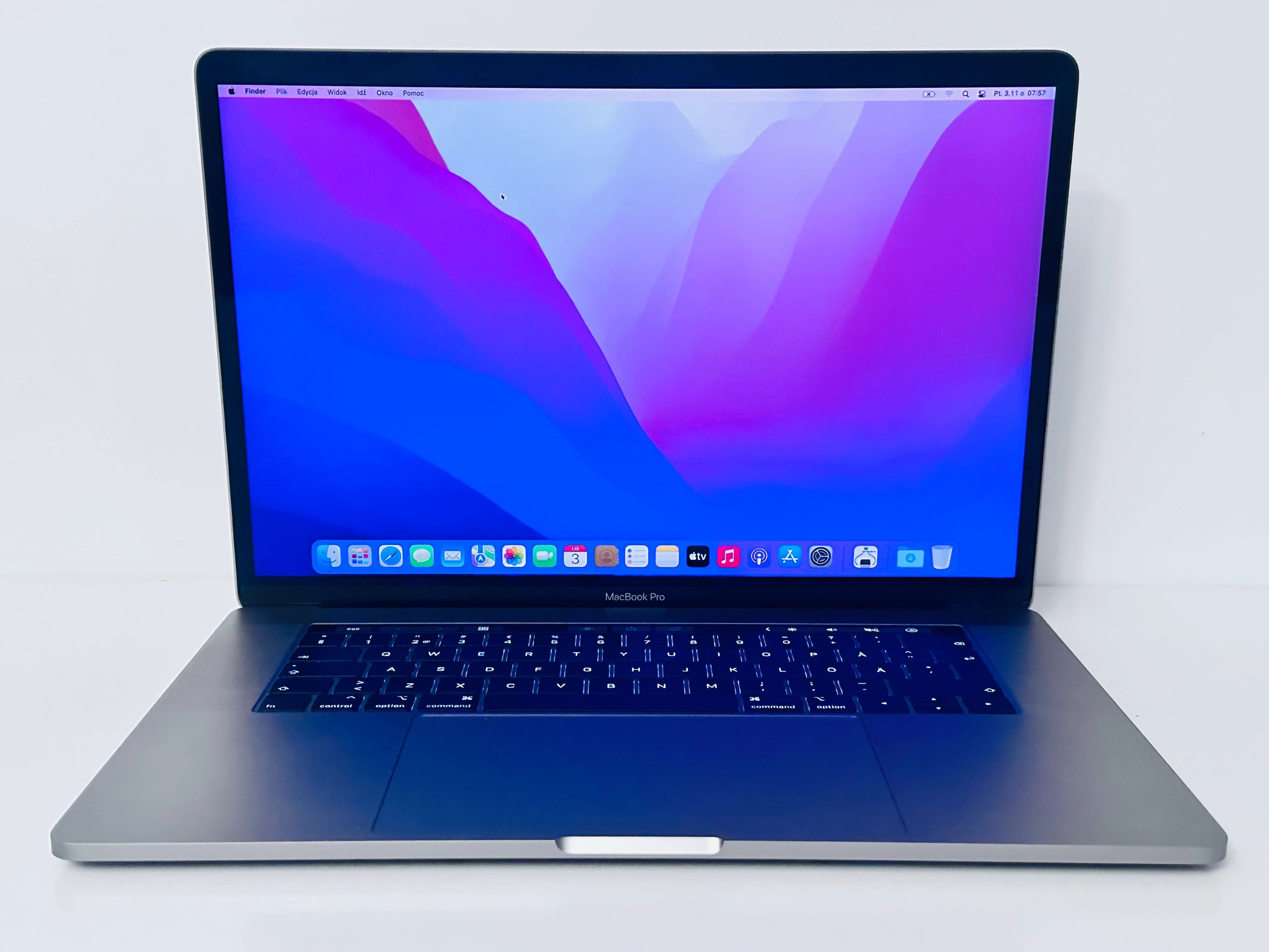 Apple MacBook Pro 15 2018 i7 16GB RAM 256GB SSD Space Gray