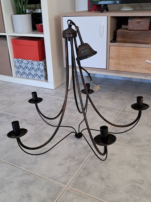 Candeeiro de ferro forjado NEGOCIÁVEL