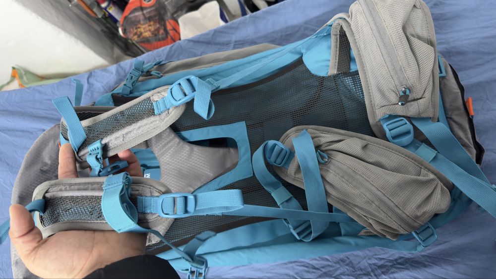 Mochila quechua 40L trilha, camping, viagem