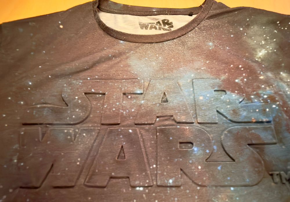 T-Shirt Oficial Star Wars com relevo !  Nova