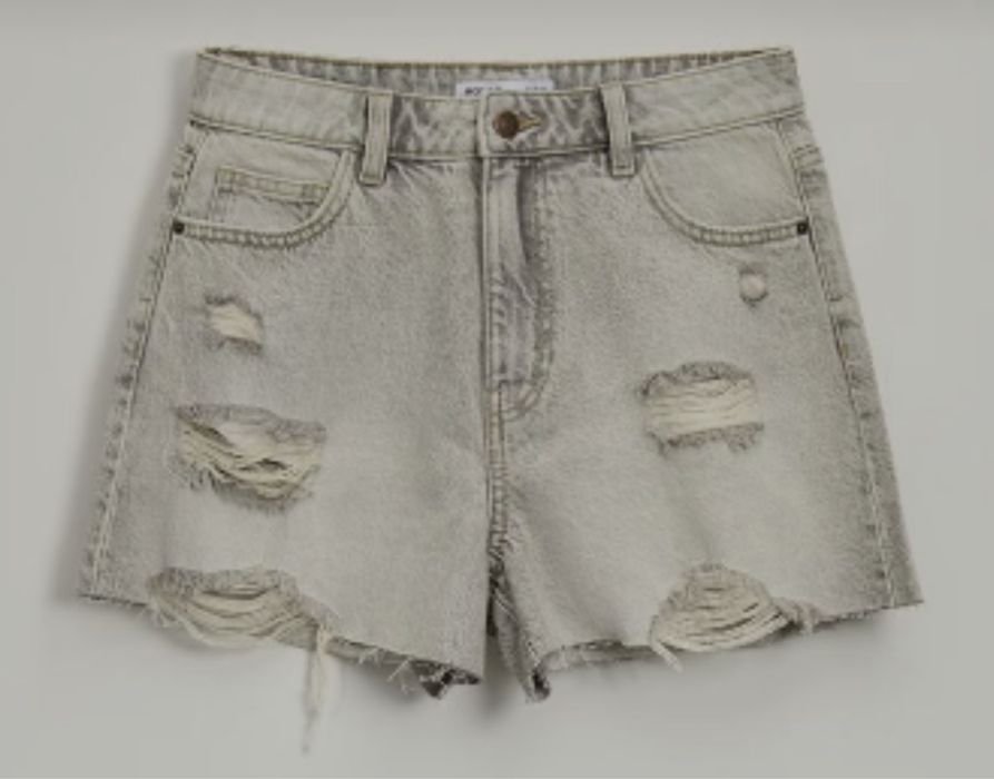 сірі шорти house