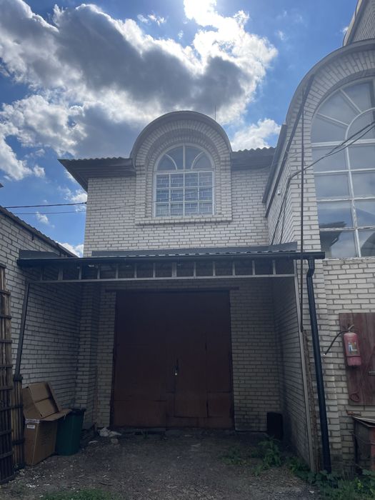 Продам велике  виробниче приміщення , 1100 кв м по 460долл за метр