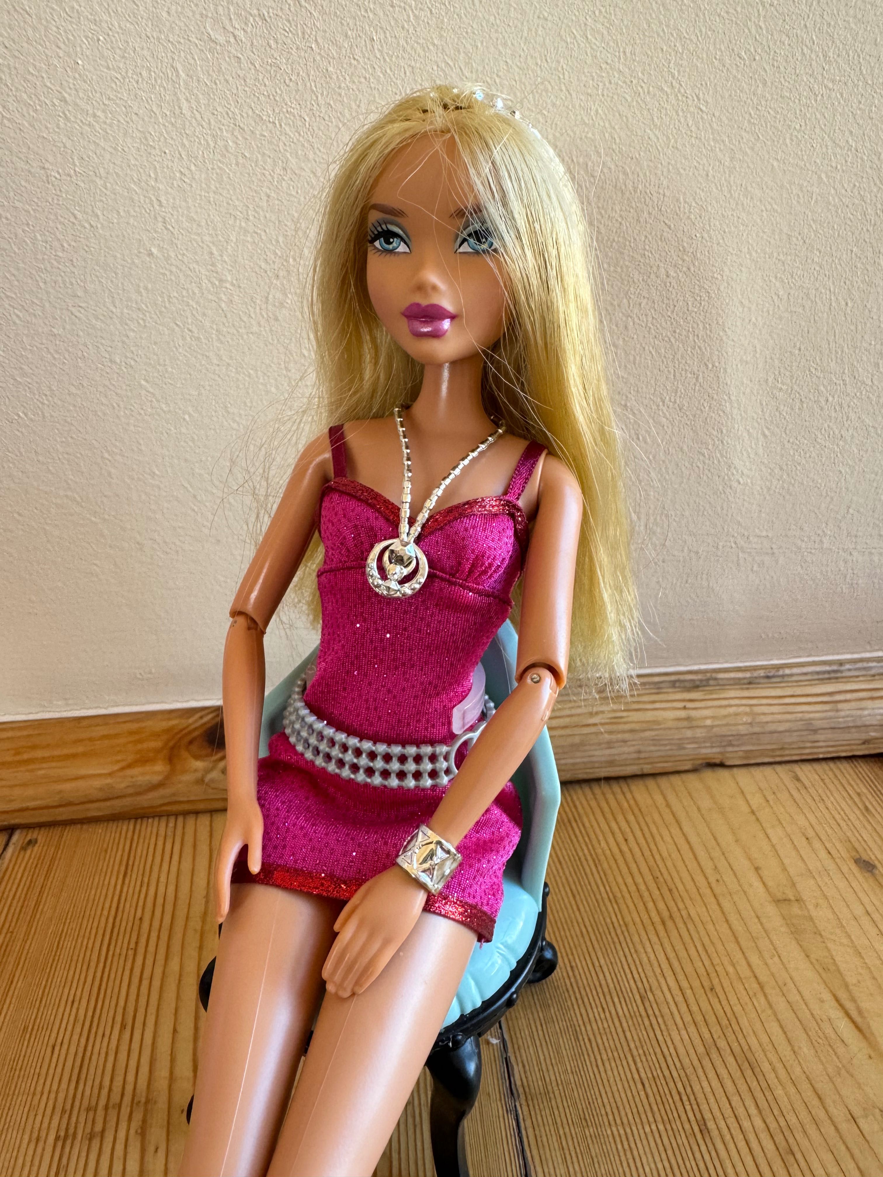 Interaktywna toaletka My Scene Ultra Glam Vanity; lalka Kennedy Barbie